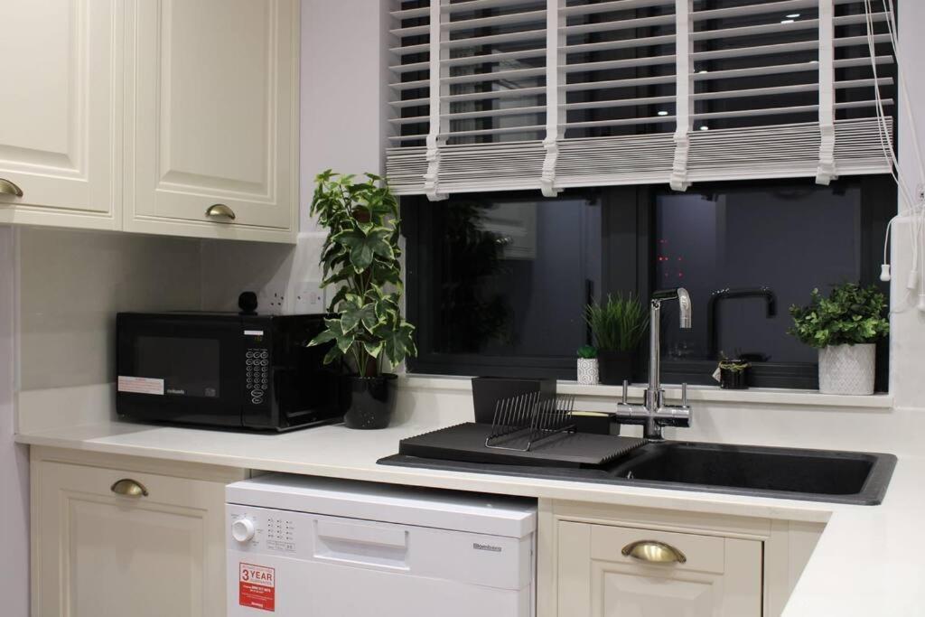 5 Star Apartment London Ngoại thất bức ảnh